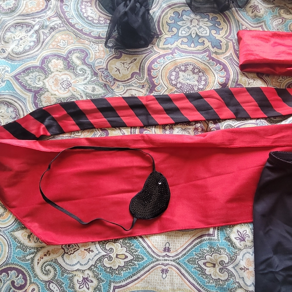 Womens Pirate Costume size Meduim - Picture 4 of 8